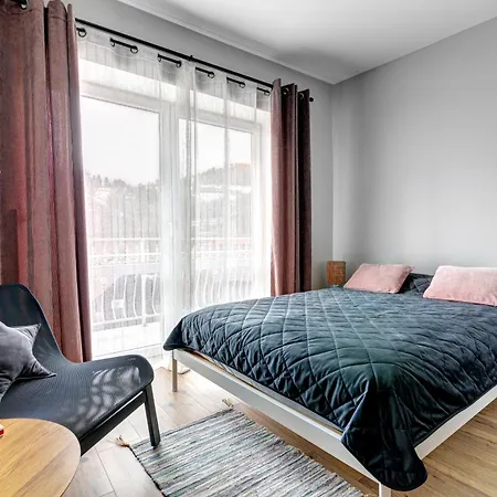 Wesola Z Lazienkami I Dostepem Do Kuchni W Centrum Krynicy Zdroju Bezplatne Miejsca Postojowe *