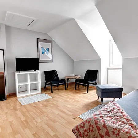 Wesola Z Lazienkami I Dostepem Do Kuchni W Centrum Krynicy Zdroju Bezplatne Miejsca Postojowe Δωμάτια σε οικογενειακή κατοικία