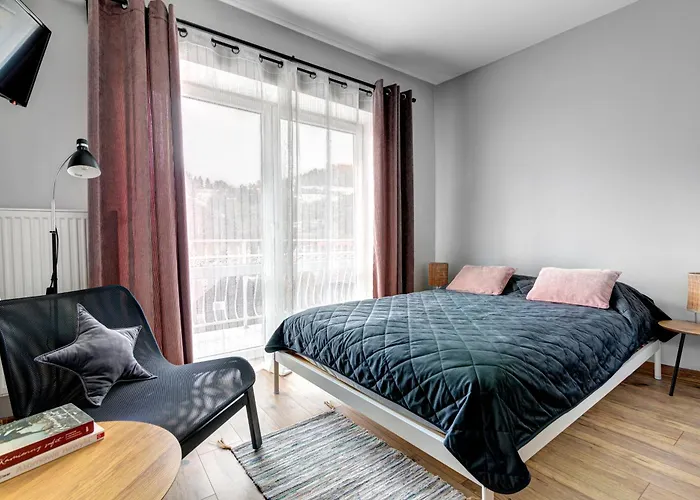 Wesola Z Lazienkami I Dostepem Do Kuchni W Centrum Krynicy Zdroju Bezplatne Miejsca Postojowe *