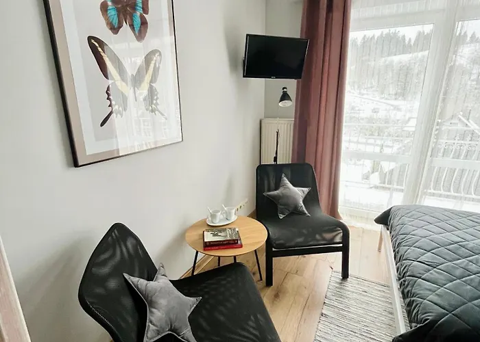 Δωμάτια σε οικογενειακή κατοικία Wesola Z Lazienkami I Dostepem Do Kuchni W Centrum Krynicy Zdroju Bezplatne Miejsca Postojowe Krynica Zdroj